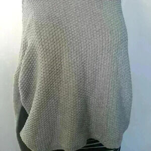 NWNT Lord and Taylor knit sweater knit crew neck high low with long sleeve L